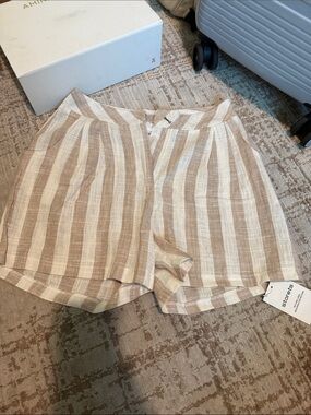 storets Striped Relaxed Linen-Blend Shorts in Beige & White
